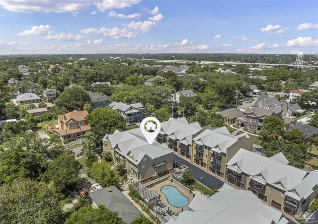 2nd image of 207 W Jackson St, Pensacola, FL 32501