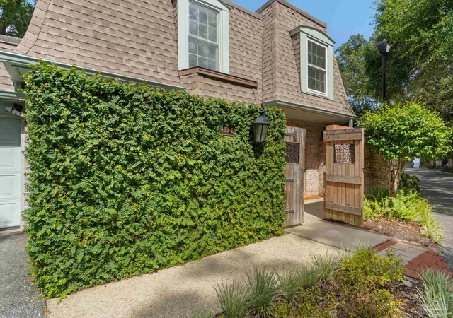 Photo 3 of Townhouse for sale at 411 Bayshore Dr #B, Pensacola, FL 32507 | MLS# 686296 | Listing updated on 2026-07-23