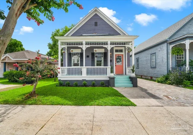 Photo 2 of Single family home for sale at 905 Dr Martin Luther King Jr, Pensacola, FL 32501 | MLS# 685370 | Listing updated on 2026-09-15