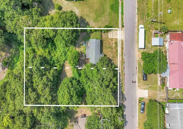 2nd image of 1040 Wayne Ave, Pensacola, FL 32507 | MLS# 686655