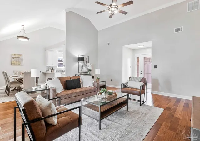 Photo 3 of Single family home for sale at 6436 Garden Dr, Gulf Breeze, FL 32563 | MLS# 686793 | Listing updated on 2026-09-09