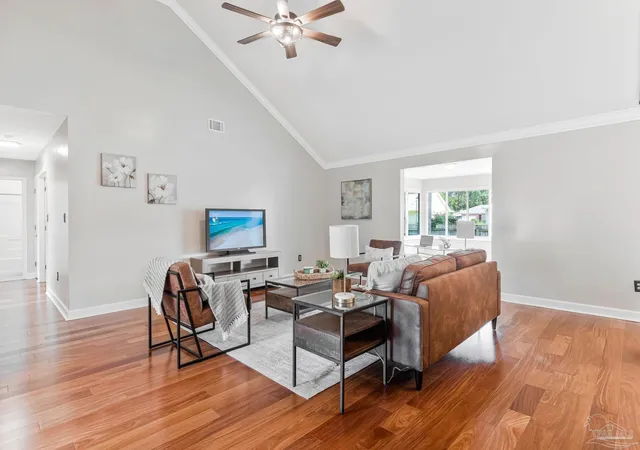 Photo 4 of Single family home for sale at 6436 Garden Dr, Gulf Breeze, FL 32563 | MLS# 686793 | Listing updated on 2026-09-09