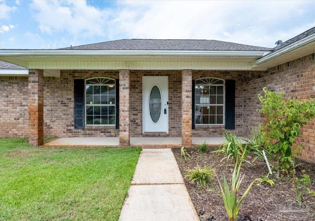 Photo 3 of Sale Pending at 9939 Parker Lake Cir, Navarre, FL 32566 | MLS# 687530 | Listing updated on 2026-09-12