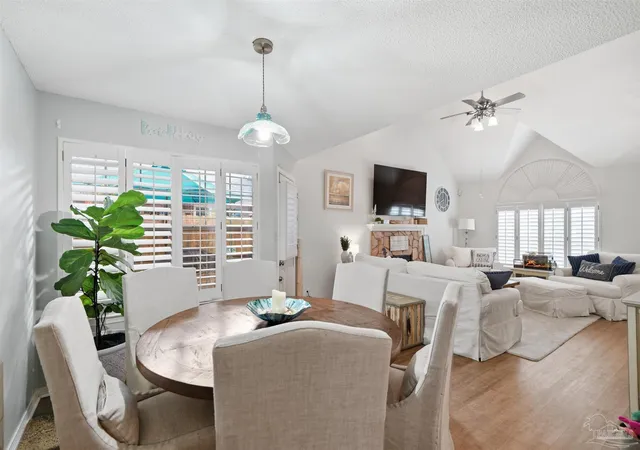 Photo 2 of Single family home for sale at 4102 Wynford Cir, Pensacola, FL 32504 | MLS# 686555 | Listing updated on 2026-08-14