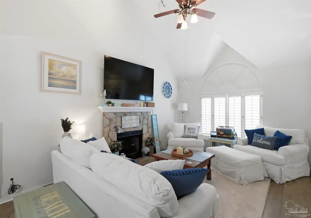 Photo 3 of Single family home for sale at 4102 Wynford Cir, Pensacola, FL 32504 | MLS# 686555 | Listing updated on 2026-09-28
