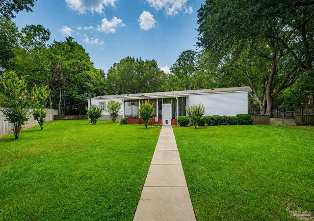 2nd image of 5105 Central Dr, Milton, FL 32571 | MLS# 687707
