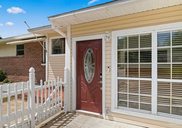 Photo 2 of Single family home for sale at 1207 Suburban Dr, Pensacola, FL 32505 | MLS# 687480 | Listing updated on 2026-09-17