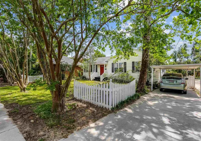 Photo 2 of Single family home for sale at 1551 E Jordan St, Pensacola, FL 32503 | MLS# 686986 | Listing updated on 2026-09-17