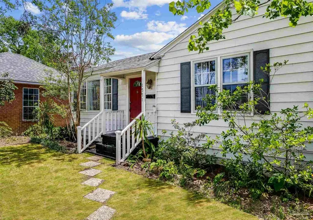 Photo 3 of Single family home for sale at 1551 E Jordan St, Pensacola, FL 32503 | MLS# 686986 | Listing updated on 2026-09-17