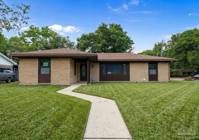 Photo 1 of Sale Pending at 842 Belair Dr, Pensacola, FL 32505 | MLS# 681911 | Listing updated on 2026-08-04