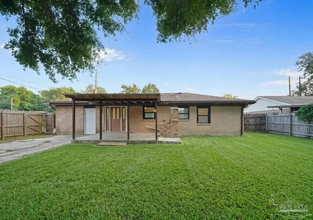 Photo 3 of Sale Pending at 842 Belair Dr, Pensacola, FL 32505 | MLS# 681911 | Listing updated on 2026-08-04
