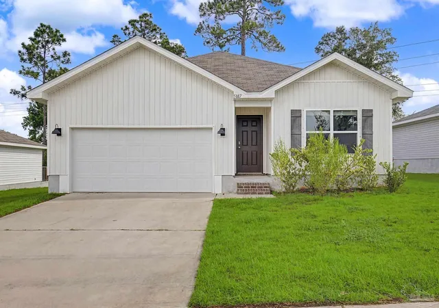 Photo 2 of Single family home for sale at 5887 Paddock Way, Pensacola, FL 32526 | MLS# 687765 | Listing updated on 2026-09-21