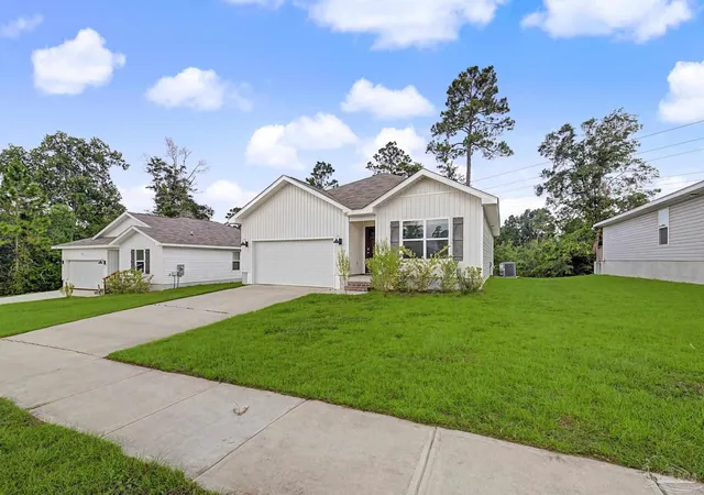 Photo 3 of Single family home for sale at 5887 Paddock Way, Pensacola, FL 32526 | MLS# 687765 | Listing updated on 2026-09-21