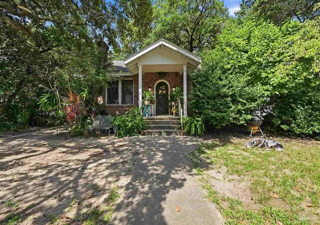 Photo 3 of Single family home for sale at 1409 N 10th Avenue, Pensacola, FL 32503 | MLS# 687487 | Listing updated on 2026-08-25