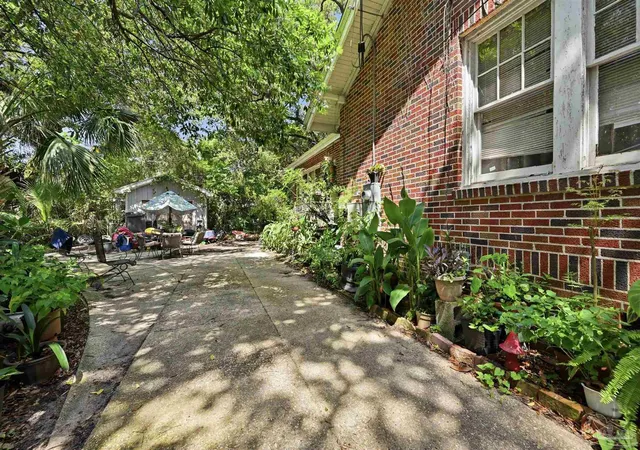 Photo 4 of Single family home for sale at 1409 N 10th Avenue, Pensacola, FL 32503 | MLS# 687487 | Listing updated on 2026-08-25
