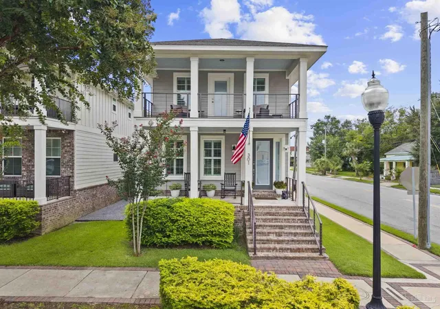 1st image of 301 S Reus St, Pensacola, FL 32502 | MLS# 687698
