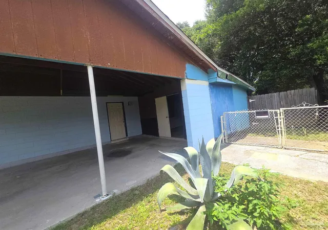 Photo 4 of Single family home for sale at 820 Montclair Rd, Pensacola, FL 32505 | MLS# 686808 | Listing updated on 2026-10-05