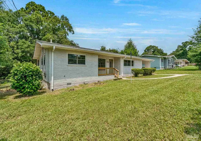 Photo 3 of Single family home for sale at 5419 Westwood Dr, Milton, FL 32570 | MLS# 686848 | Listing updated on 2026-09-29