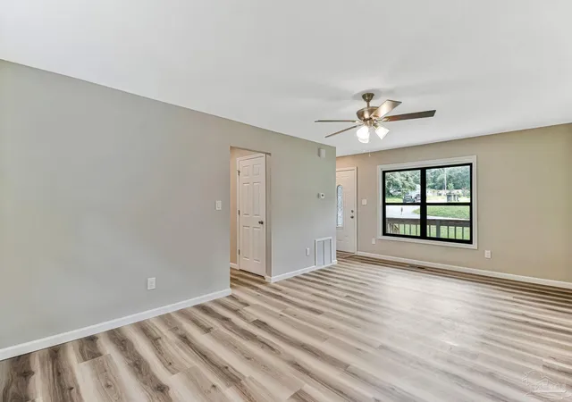 Photo 4 of Single family home for sale at 5419 Westwood Dr, Milton, FL 32570 | MLS# 686848 | Listing updated on 2026-09-29