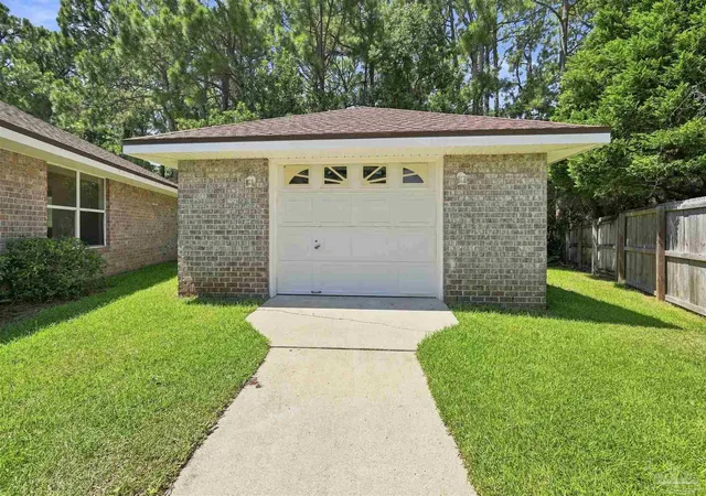 3rd image of 1338 Ashford Dr, Gulf Breeze, FL 32563 | MLS# 685756