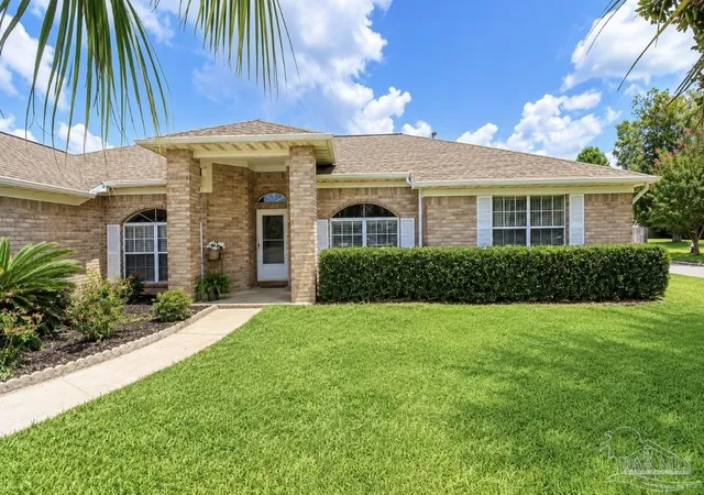 Photo 1 of Single family home for sale at 401 Thorn Ct, Pensacola, FL 32526 | MLS# 686167 | Listing updated on 2026-09-25