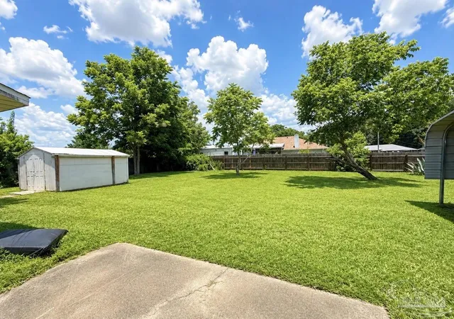 Photo 3 of Single family home for sale at 401 Thorn Ct, Pensacola, FL 32526 | MLS# 686167 | Listing updated on 2026-09-25