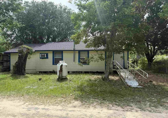 Photo 2 of Single family home for sale at 3405 W Fisher St, Pensacola, FL 32505 | MLS# 686989 | Listing updated on 2026-08-16