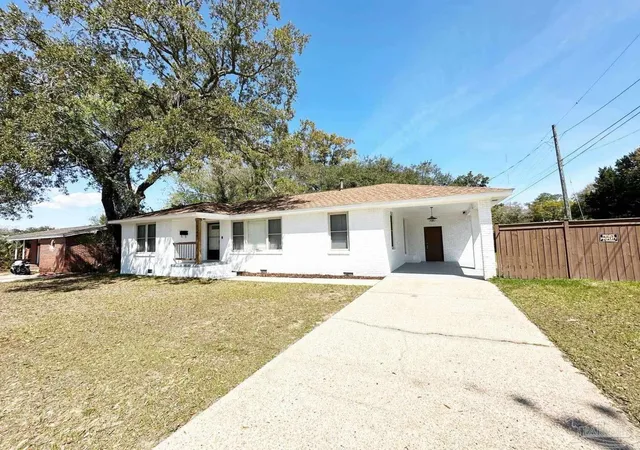 Single family home for sale at 2100 N Spring St, Pensacola, FL 32501 | MLS# 686173