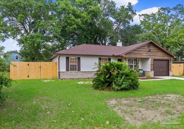 Photo 2 of Single family home for sale at 1220 E Leonard St, Pensacola, FL 32503 | MLS# 687537 | Listing updated on 2026-08-20