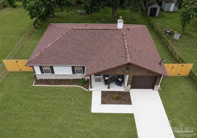 Photo 4 of Single family home for sale at 1220 E Leonard St, Pensacola, FL 32503 | MLS# 687537 | Listing updated on 2026-09-29