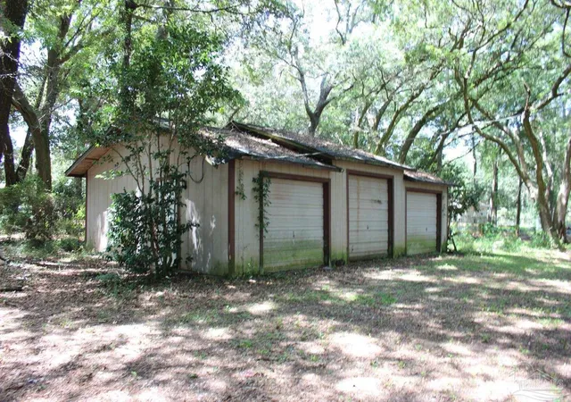 Photo 4 of Single family home for sale at 6691 Wonderlake Rd, Pensacola, FL 32526 | MLS# 686025 | Listing updated on 2026-09-14