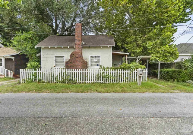 2nd image of 7 Broadmoor Ln #2, Pensacola, FL 32507 | MLS# 686824