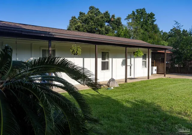 Photo 2 of Sale Pending at 6402 Beauclair Dr, Pensacola, FL 32504 | MLS# 687122 | Listing updated on 2026-09-15