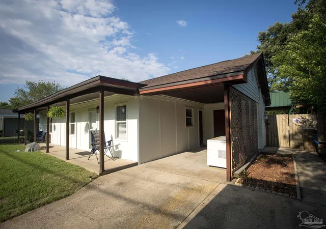 Photo 2 of Sale Pending at 6402 Beauclair Dr, Pensacola, FL 32504 | MLS# 687122 | Listing updated on 2026-09-15