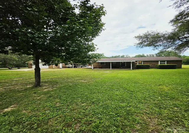 Photo 3 of Single family home for sale at 8321 Western Way Dr, Pensacola, FL 32526 | MLS# 687476 | Listing updated on 2026-08-17