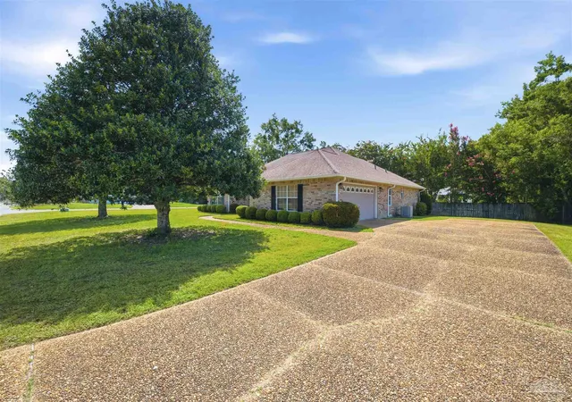 Photo 3 of Single family home for sale at 5334 Stafford Cir, Milton, FL 32571 | MLS# 686088 | Listing updated on 2026-08-28