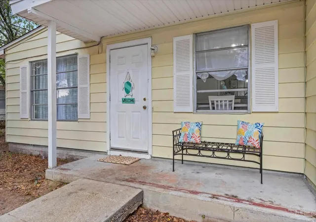 Photo 3 of Sale Pending at 1004 Medford Ave, Pensacola, FL 32505 | MLS# 686465 | Listing updated on 2026-09-25
