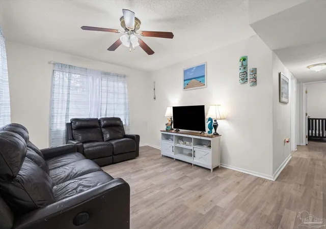 Photo 4 of Sale Pending at 1004 Medford Ave, Pensacola, FL 32505 | MLS# 686465 | Listing updated on 2026-09-25