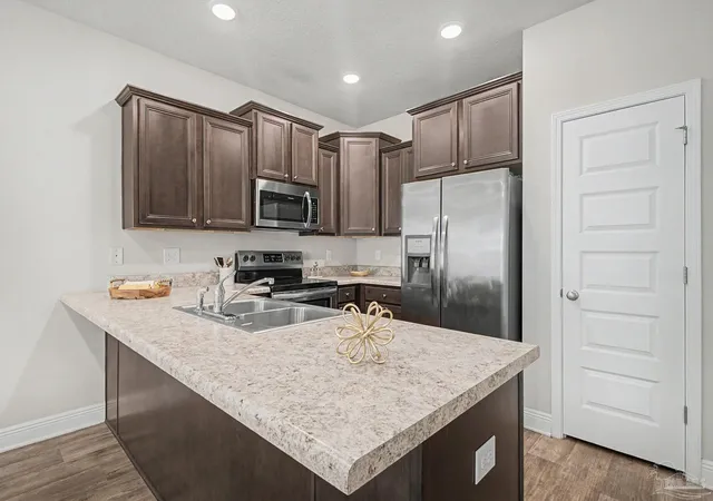 Photo 2 of Townhouse for sale at 6004 Royal Port Ct, Pensacola, FL 32526 | MLS# 686463 | Listing updated on 2026-10-05