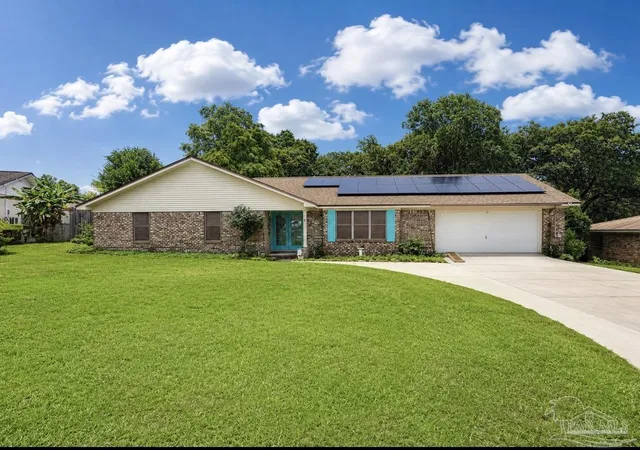 Photo 1 of Single family home for sale at 6 Rodgers Pl, Pensacola, FL 32506 | MLS# 687234 | Listing updated on 2026-08-25
