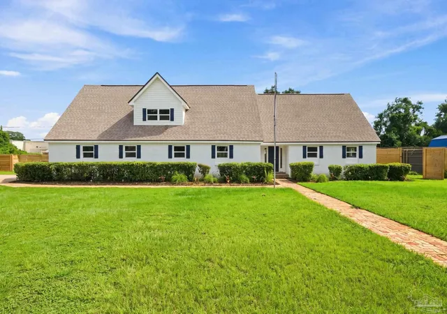3rd image of 341 Lowell Ln, Pensacola, FL 32514 | MLS# 686812