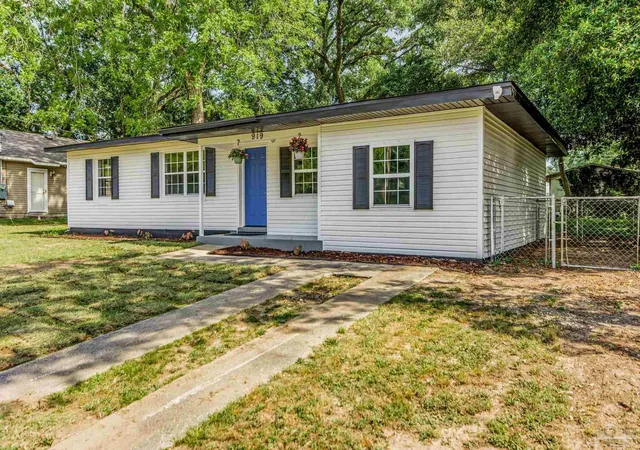 Photo 2 of Single family home for sale at 919 Clearview Ave, Pensacola, FL 32505 | MLS# 686874 | Listing updated on 2026-08-07