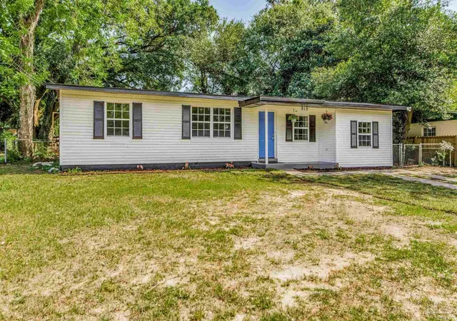 Photo 3 of Single family home for sale at 919 Clearview Ave, Pensacola, FL 32505 | MLS# 686874 | Listing updated on 2026-08-07
