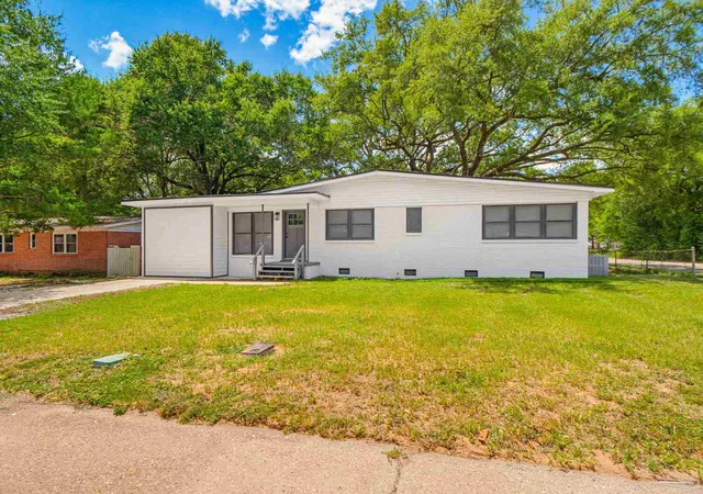 Photo 1 of Single family home for sale at 6605 Lee St, Milton, FL 32570 | MLS# 686132 | Listing updated on 2026-09-23