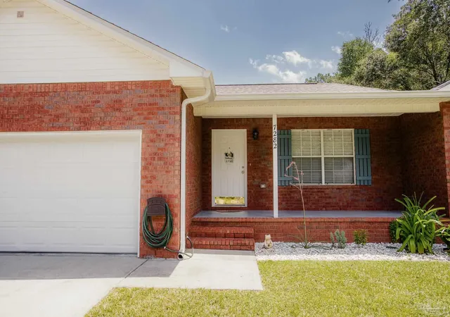 Photo 4 of Sale Pending at 7282 Birdie Ln, Milton, FL 32570 | MLS# 686639 | Listing updated on 2026-10-02