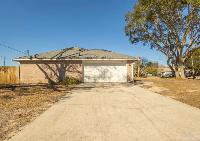 Photo 2 of Single family home for sale at 5012 Cassia Dr, Pensacola, FL 32506 | MLS# 687022 | Listing updated on 2026-09-16