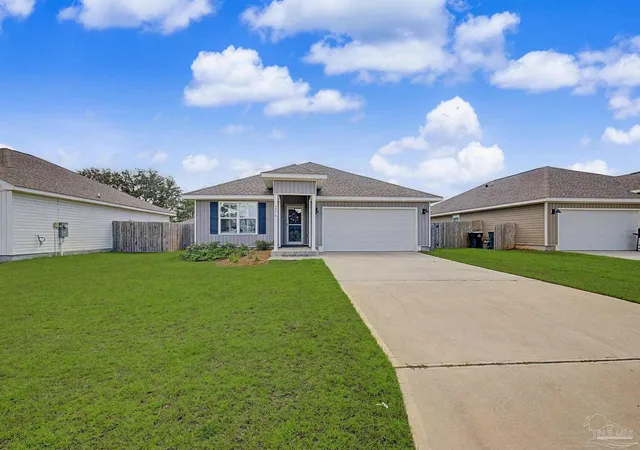 Photo 3 of Single family home for sale at 5976 Laurel Oak Dr, Pensacola, FL 32526 | MLS# 687413 | Listing updated on 2026-09-21