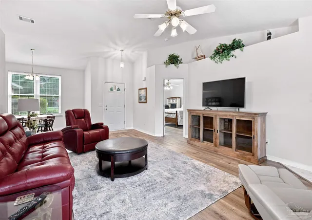Photo 5 of Single family home for sale at 5241 Chumuckla Hwy, Milton, FL 32571 | MLS# 686428 | Listing updated on 2026-07-24