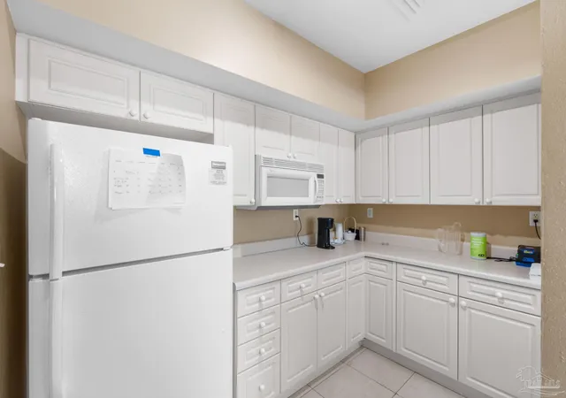 2nd image of 1700 Scenic Hwy, Pensacola, FL 32503