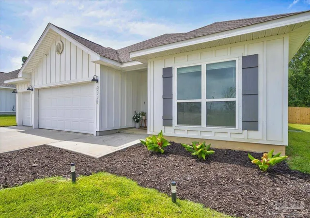Photo 2 of Single family home for sale at 6116 Rutherford Loop, Pensacola, FL 32526 | MLS# 686839 | Listing updated on 2026-09-18